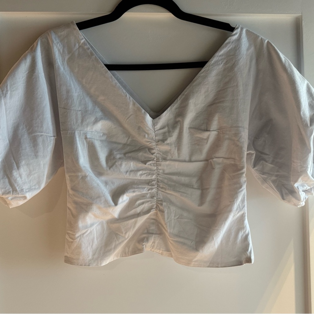 Kirna Zabete white cropped blouse with ruched front